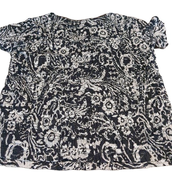 Woman's Medium CDW Blouse/Top Floral Print - Picture 3 of 3